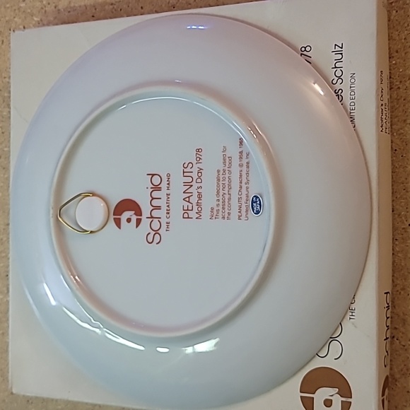 Vintage Peanuts 1977 Mother’s Day Collector Plate Snoopy on Doghouse - Picture 2 of 5